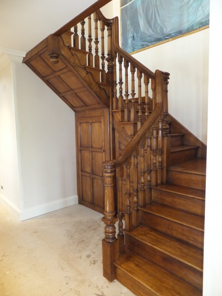 Oak Staircases | Distinctive Country Furniture Limited - Makers of ...